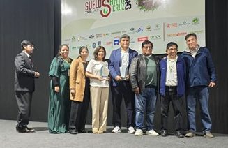 Representantes de la Sociedad Boliviana de la Ciencia del Suelo